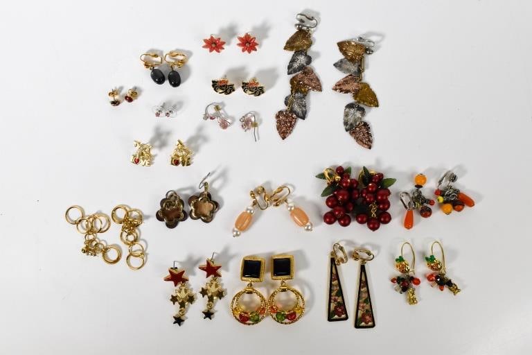 Earrings Collection: colorful earrings lot