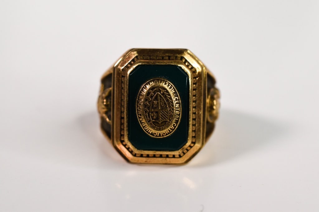 10K Gold School Ring (1 of 5)