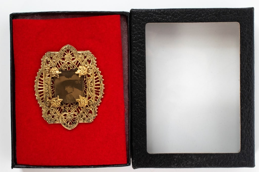 Antique Gold-Toned Metal Frame (1 of 4)