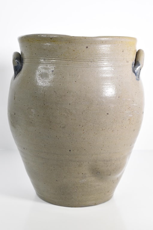Blue Decorated 2 Handled Crock (1 of 8)