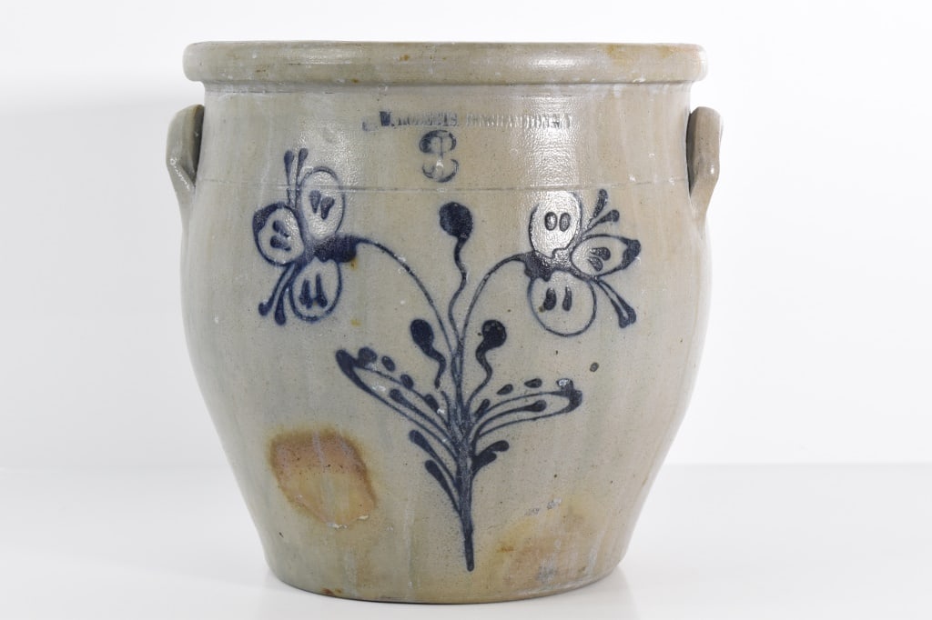 W Roberts 3 Gallon Stoneware Blue Decorated Crocks (1 of 8)