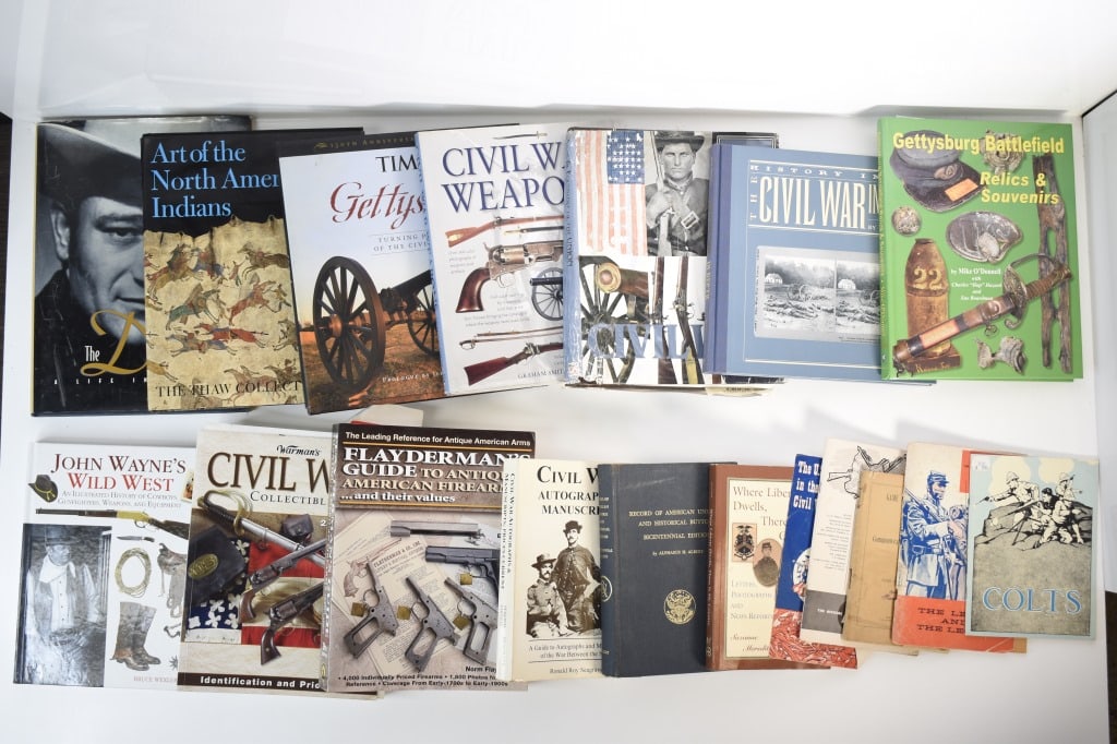 Various Civil War Collectibles Reference Books (1 of 5)