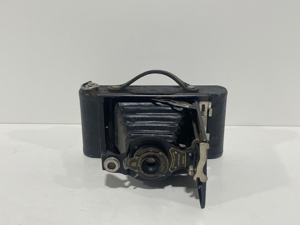 Folding Bellows Film Camera (1 of 4)