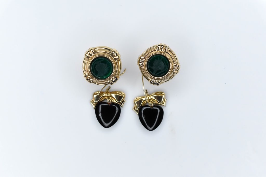 14K Gold Intaglio Earrings 12.45g: Includes 2 pairs of earrings one with carved intaglios the other with hard stone carved hearts. All pieces measure approximately 1" each.