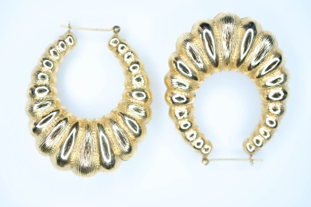 14K Yellow Gold Hoop Earrings 10.07g: These beautiful earrings measure approximately 2"l.