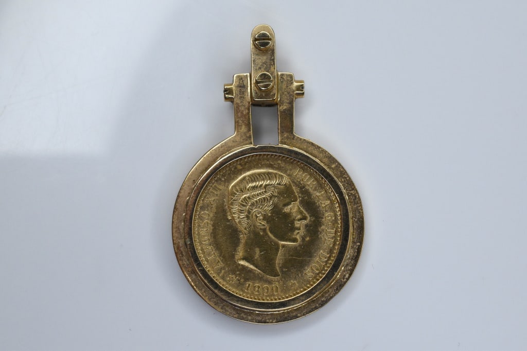 King Alfonso the XII Coin Pendant c1890: Total weight is approximately 6.3g. Includes a bezel and a 10 pesetas coin (90%) gold stamped circa 1890.