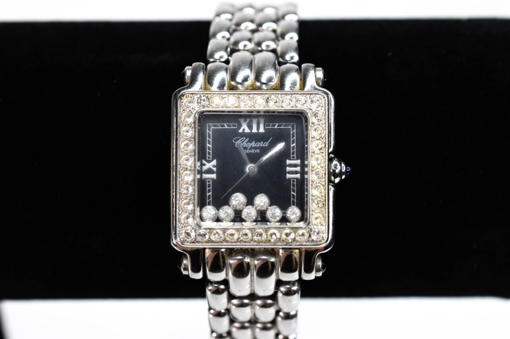 Shopard Style Geneve Wristwatch: Measures approx. 4.5" and Shopard style Geneve Wristwatch, untested, use your knowledge and knowledge to determine authenticity.