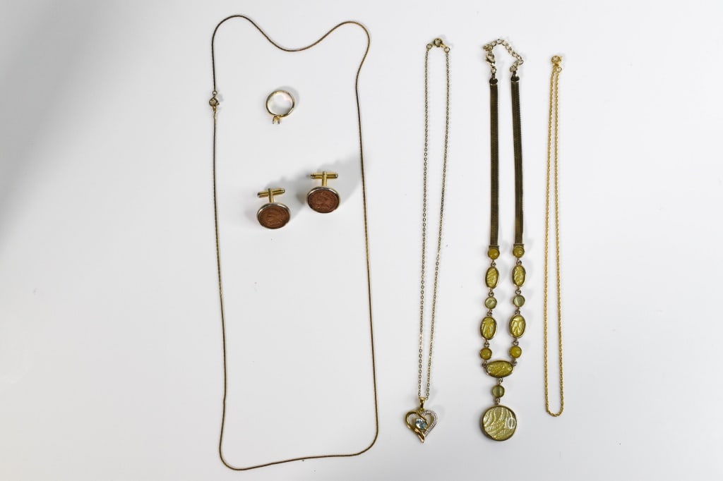Necklaces (1 of 4)
