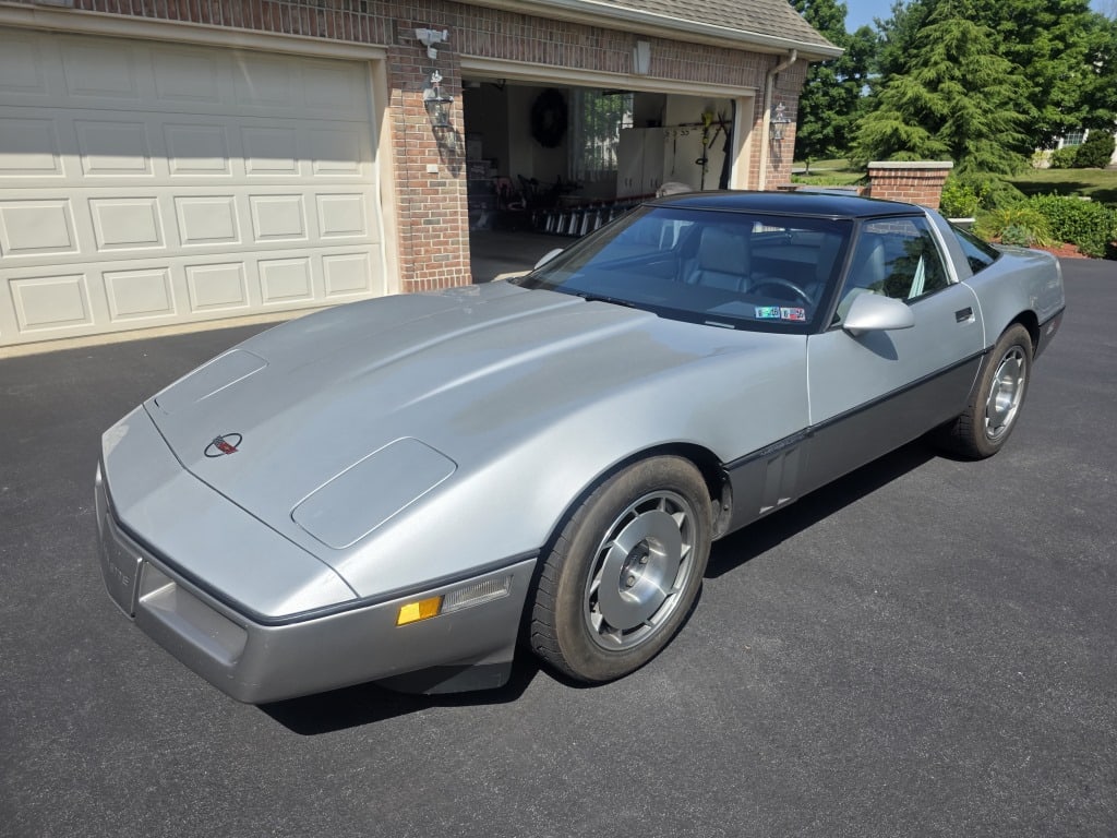 1987 Chevrolet Corvette Coupe (1 of 20)
