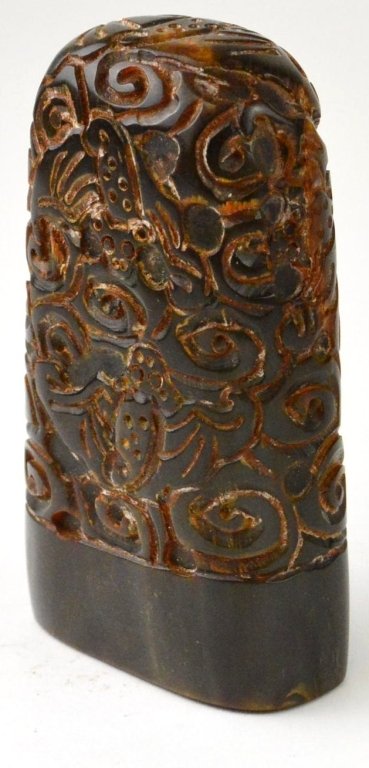Chinese Carved Horn Seal with Bats: Chinese horn seal with bats. Qing Dynasty. About 3" high