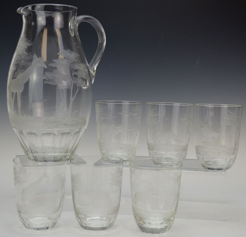 Rowland Ward "Big Game" Etched Crystal Grouping: Includes water pitcher with etched giraffe and 6 glasses from the "Big Game Nairobi" collection. Great addition to any hunters collection.