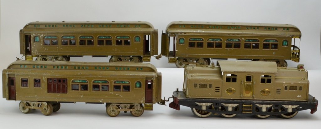 Lionel 403 Mojave Passenger Set: Lionel prewar standard gauge Mojave passenger set no. 403 including; 402E electric loco with black lettered brass plates, 419 Baggage/Parlor car, 418 Pullman and a 490 observation car. The cars have m