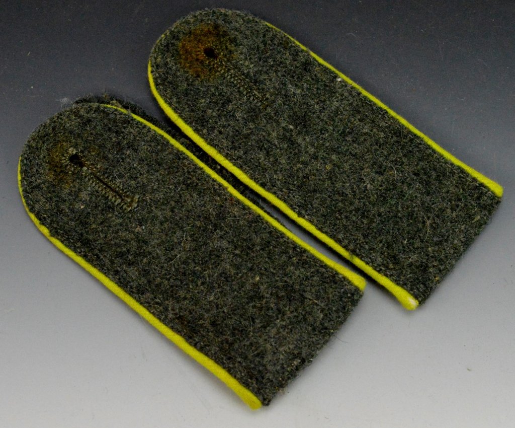 German WWII Panzer Grenadier NCO Shoulder Boards: Includes a pair of NCO shoulder boards with light green piping.