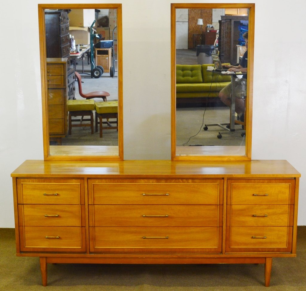 Mid Century Modern Dresser and Mirror (1 of 2)
