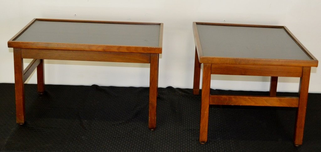 Pair of Mid Century Modern End Tables (1 of 4)
