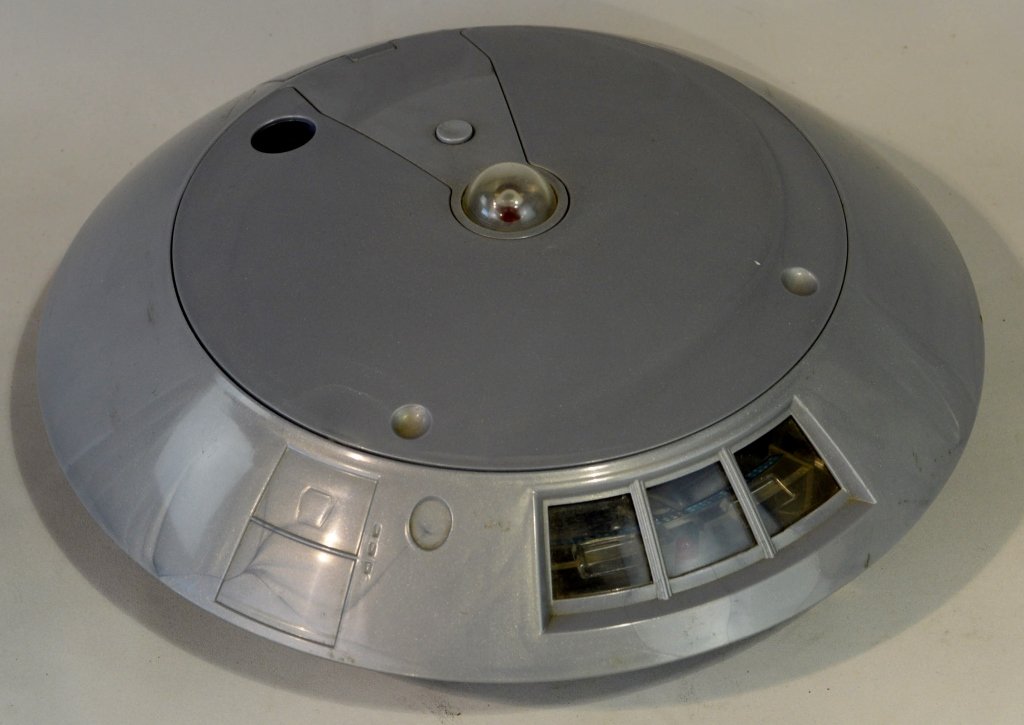 Lost in Space Trendmasters Jupiter II: Includes Trendmasters Lost in Space Jupiter II. Does not include original box. Measures 11"