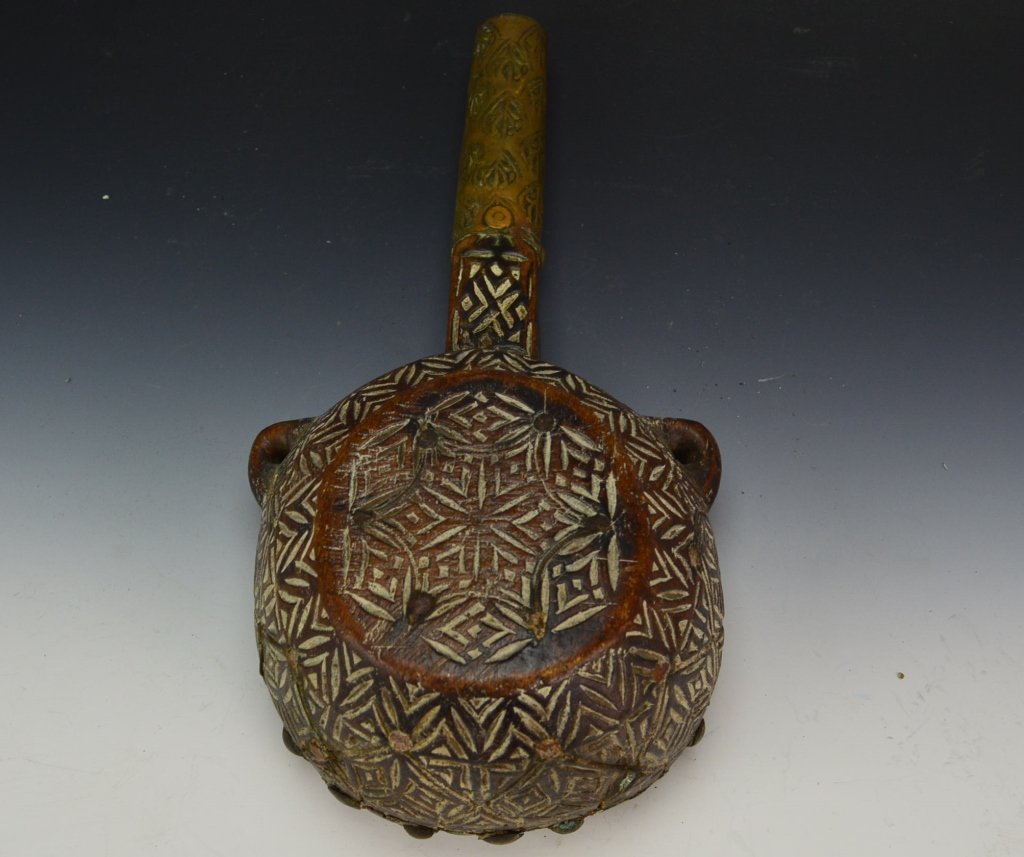 North African Moroccan Powder Flask: 19th century detailed North African Moroccan Powder Flask for Long gun. Measures: 3â€ x 6â€ x 10â€