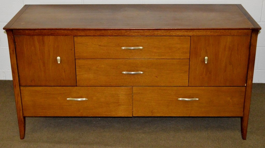 Mid Century Modern Credenza: Measures: 60" x 21" x 32"