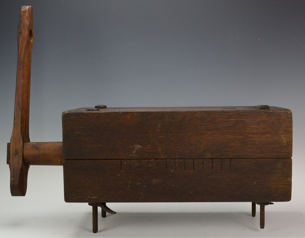 Primitive Hand Cranked Mill: Antique primitive hand cranked mill, measures 16.5" x 9.5" not including handle. 19TH Century