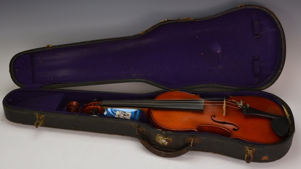 Meister - Geige Violin: Meister - Geige Violin copy of Nicolas Amati Handmade by Ernst Kreusler in Sachsen, Germany. Includes hard case single piece back. No Bow