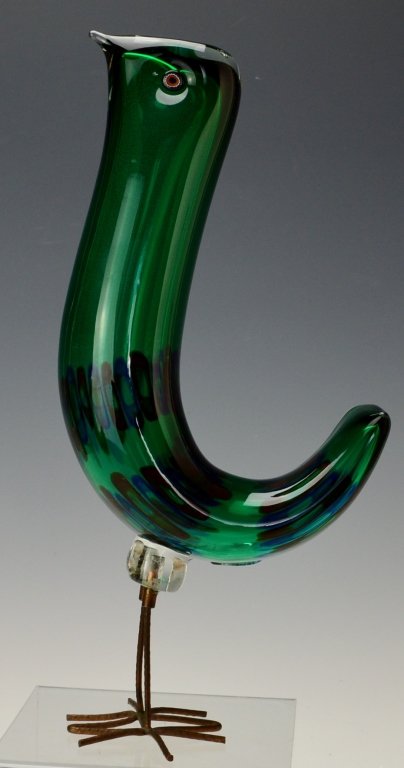 Vistosi Pulcino Art Glass Bird - Alessandro Pianon: Vistosi Pulcino art glass bird designed by Alessandro Pianon. Green glass bird with red and blue murrina banding on copper legs. Has small fleck to the rear of the left eye, and underneath of tail. Ap