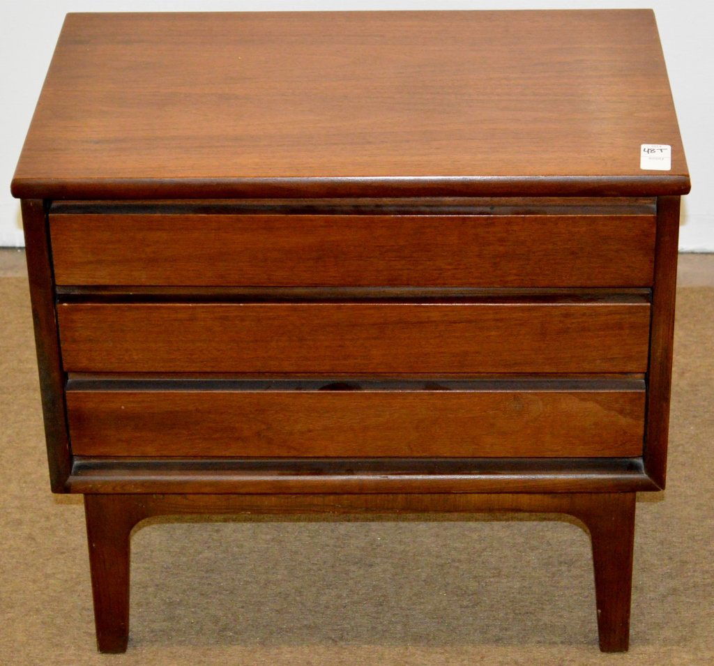 Mid Century Modern Nightstand (1 of 2)