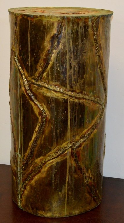 Silas Seandel Modern Copper Pedestal: Signed Silas Seandel Mid-Century Modern Copper Pedestal in brutalist style. Dated 1972. Measures approx. 26.75"h by 14"w