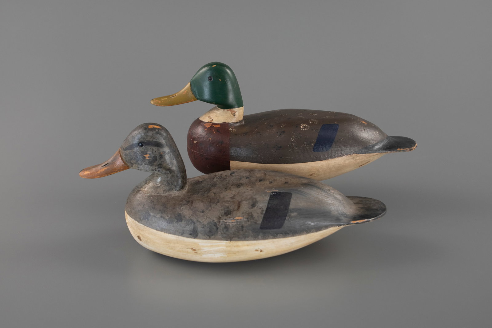 Mallard Pair by Levi Rhodes Truex (1860-1934): Mallard Pair Levi Rhodes Truex (1860-1934) Atlantic City, NJ, c. 1900 16 in. long A rare pair of hollow mallards. As found. Provenance: The Gary and Niki Giberson Collection Condition As found.