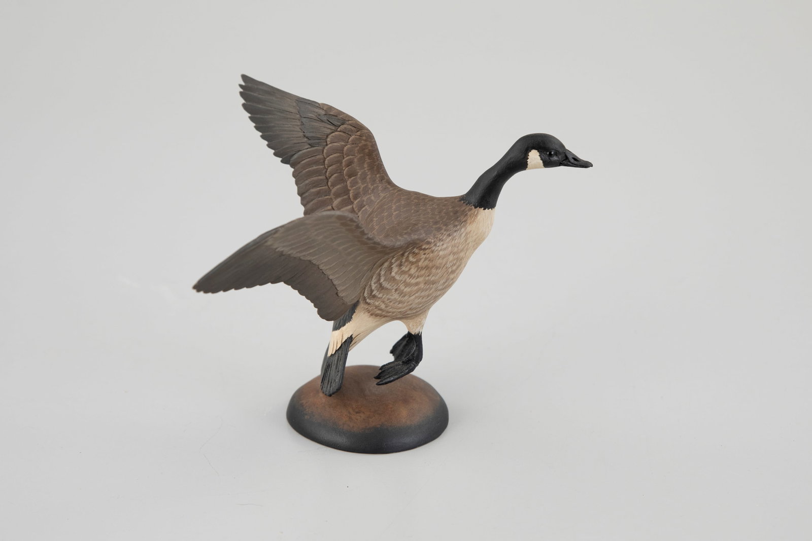 Outstanding Miniature Flying Goose Carving, Eddie Wozny (b. 1959) - 2