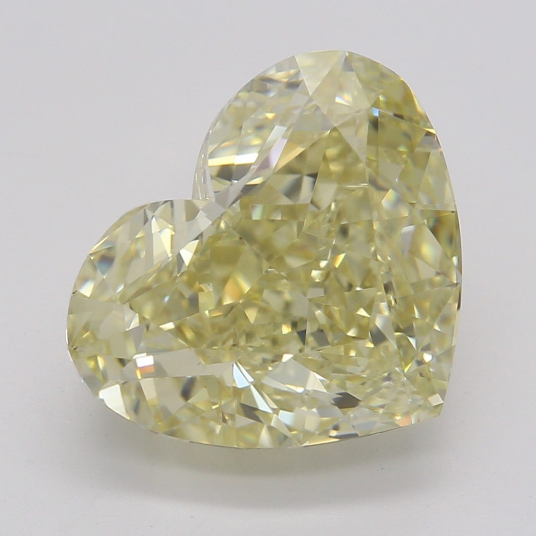 3.57 ct, Fancy Lt. Brn. Yellow/VS2, Heart cut GIA Diamond: Click here to view HD 360 Spinning Image GIA G