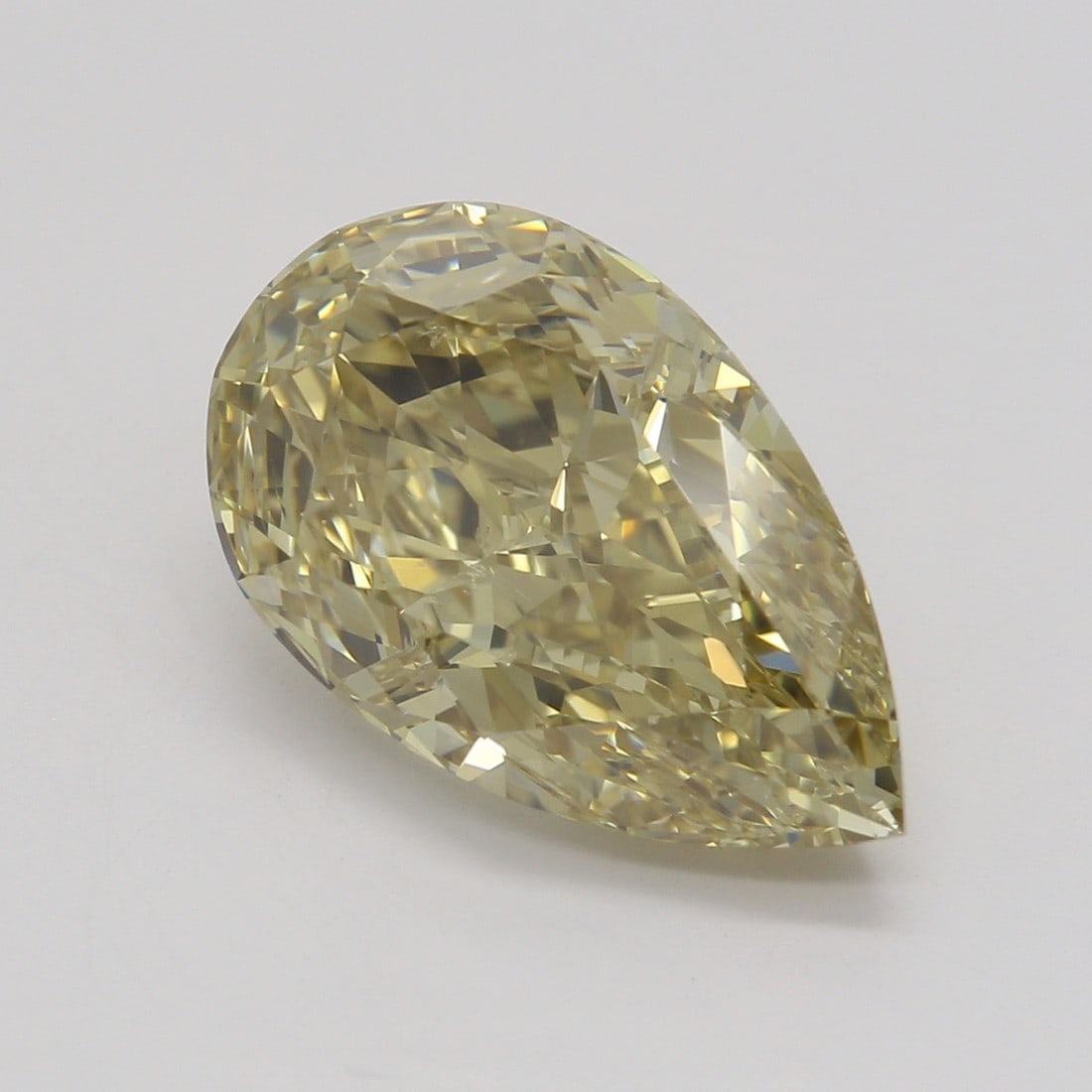 3.05 ct, Fancy Brown Yellow/VS2, Pear cut GIA Diamond: Click here to view HD 360 Spinning Image GIA G