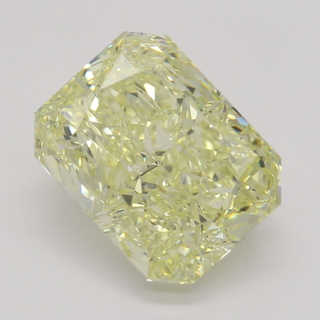 3.37 ct, Fancy Lt. Yellow/VS1, Radiant cut GIA Diamond (1 of 6)