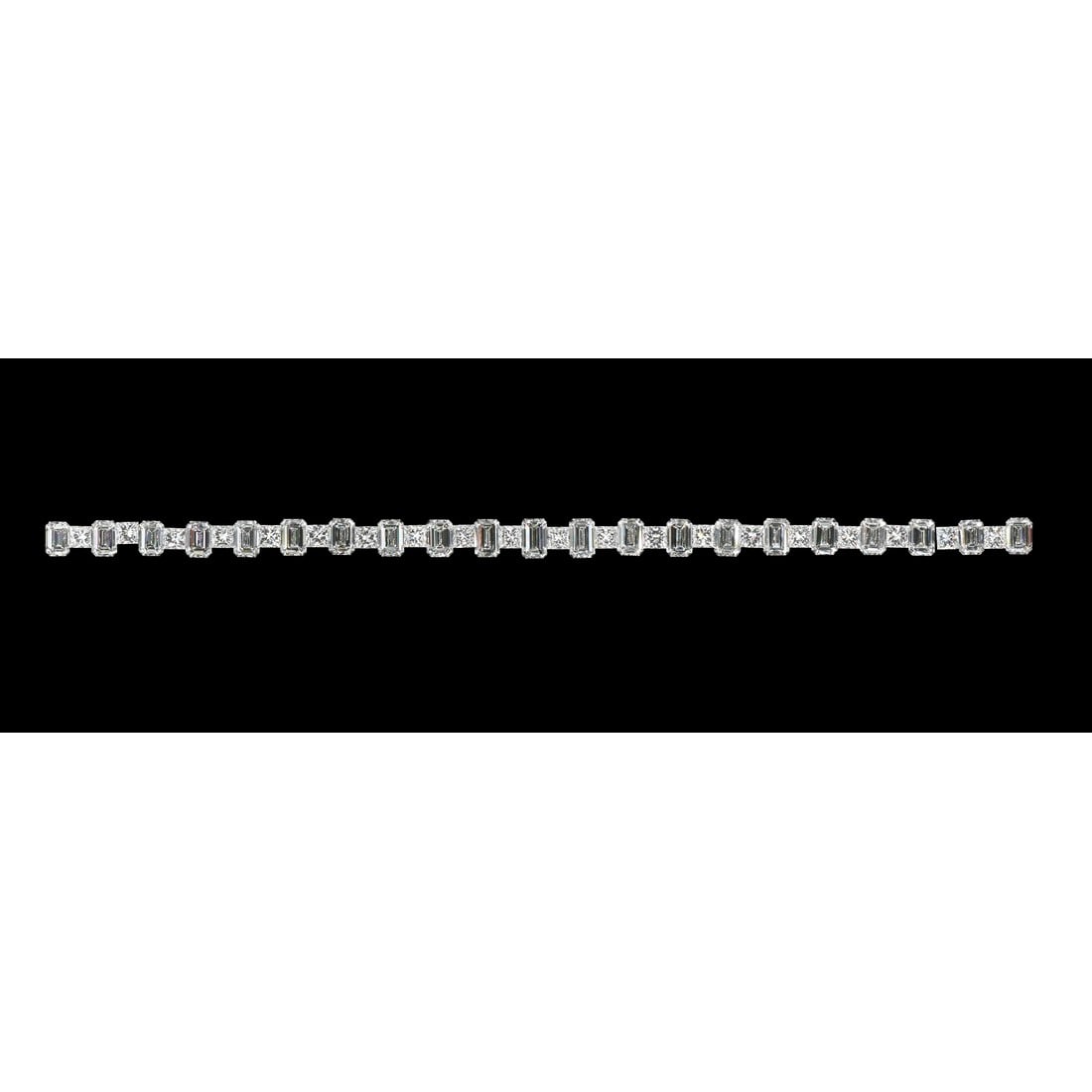 22.67 ct Princess & Emerald Cut Diamond Tennis Bracelet Layout Set: COMPLIMENTARY SETTING All Diamond Layouts are GIA graded and come with GIA certificates for each Diamond Diamond cut Shape: Princess & Emerald Diamond size and carat range: 0.30-0.82 Clarity Ra
