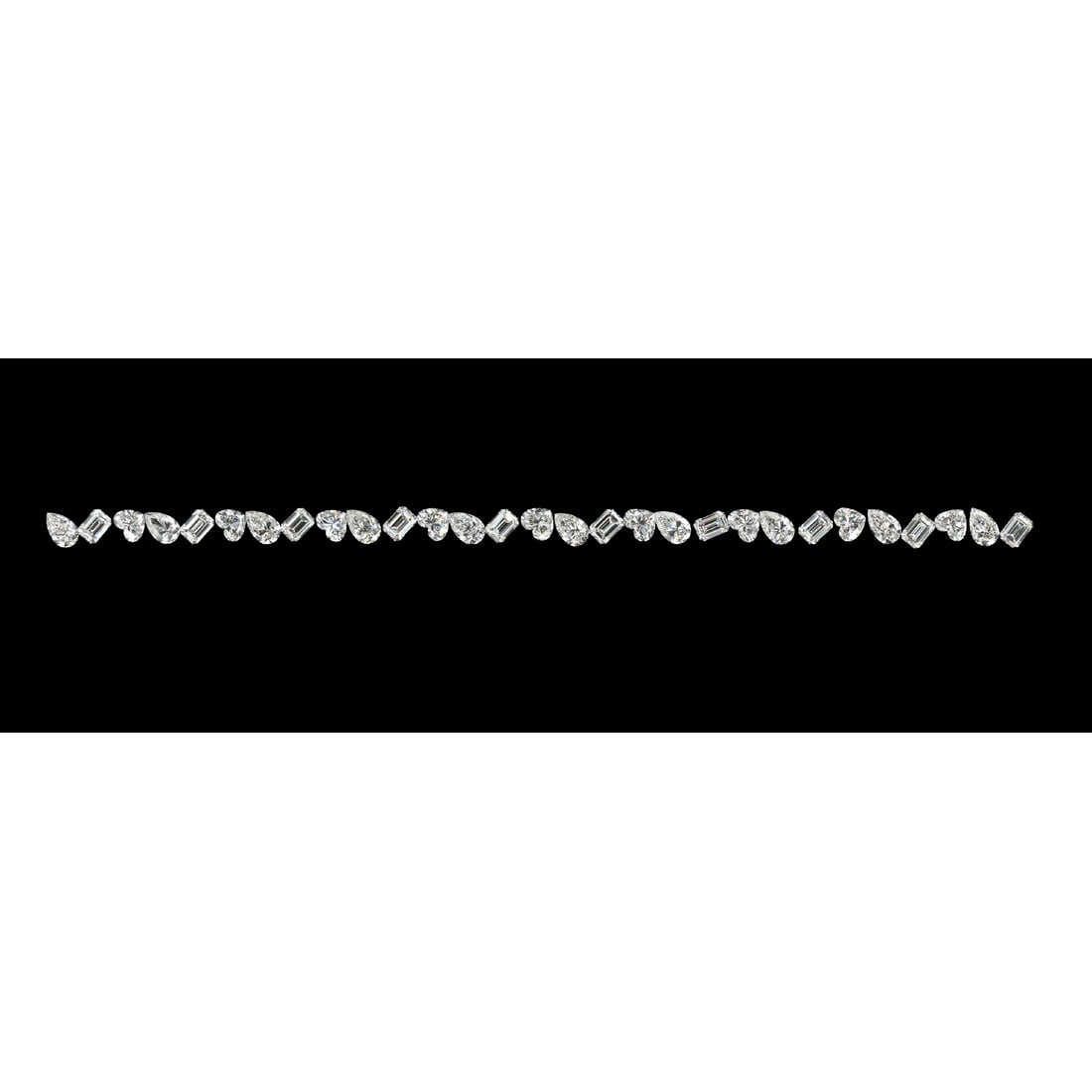 15.09 ct Princess, Heart & Emerald Cut Diamond Tennis Bracelet Layout Set: COMPLIMENTARY SETTING All Diamond Layouts are GIA graded and come with GIA certificates for each Diamond Diamond cut Shape: Princess, Heart & Emerald Diamond size and carat range: 0.50-0.55 Cla