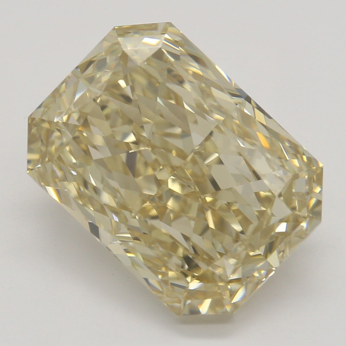 4.52 ct, Fancy Lt. Yellow-Brown/VS1, Type 1AB Radiant cut GIA Diamond (1 of 6)