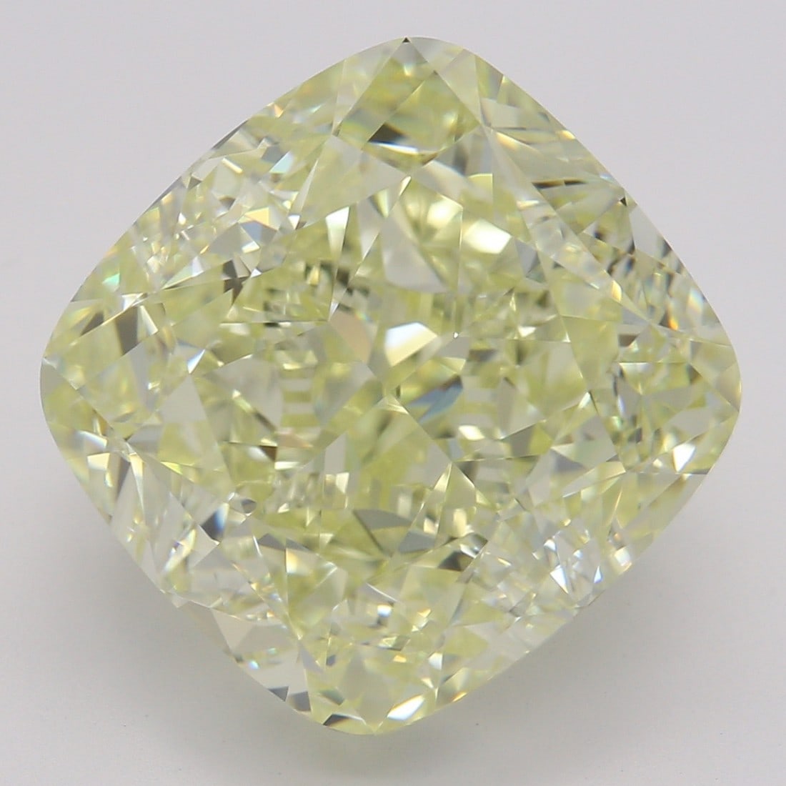 7.02 ct, Fancy Lt. Yellow/VVS2, Cushion cut GIA Diamond (1 of 6)