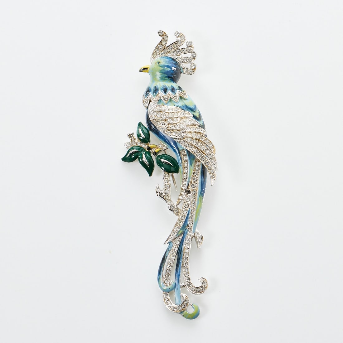 CORO - Vintage - “Big Parrot“ - Große Papageien-Brosche auf einem Ast mit: CORO - Vintage - “Big Parrot“ - Große Papageien-Brosche auf einem Ast mit blau-grünemEmaille Coro Jewelry, Cohn & Rosenberger, Inc., New York, USA. Design: Adolph Katz. 1941. Met