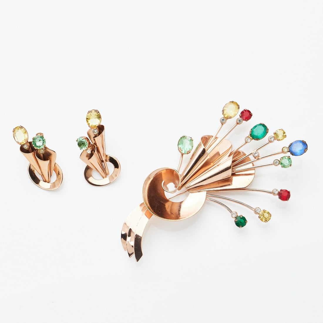 Vogue-Ausgabe vom 1. September 1943: CORO CRAFT - “Stars in the Sky“ Blumenbuket-Brosche mit Ohrclips im Retro-Modern-Stil (2Teile) Coro Jewelry, Cohn & Rosenberger, New York, USA. Design: Adolph Katz, 1940er Jahre. 925/- Ste