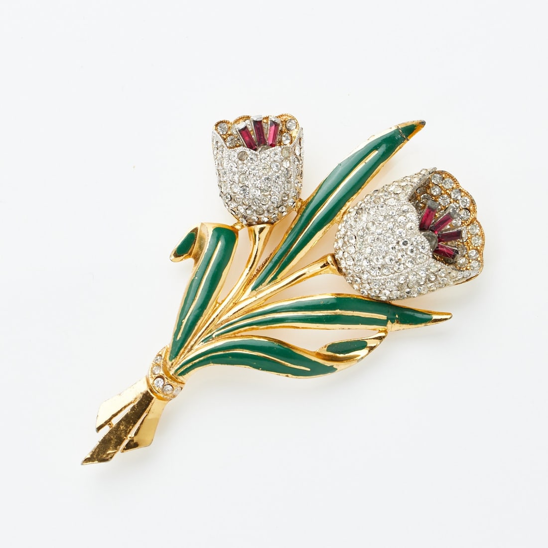 CORO - Vintage - “Tulips“ - Große Tulpen-Brosche mit beweglichen Blüten und: CORO - Vintage - “Tulips“ - Große Tulpen-Brosche mit beweglichen Blüten und grünem EmailleCoro Jewelry, Cohn & Rosenberger, Inc., New York, USA. Design: Adolph Katz, 30th Ma