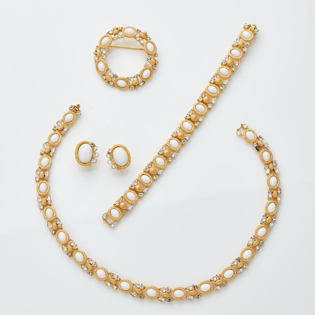 TRIFARI - Vintage Schmuckset mit Faux-Coralle (4 Teile) (1 of 1)