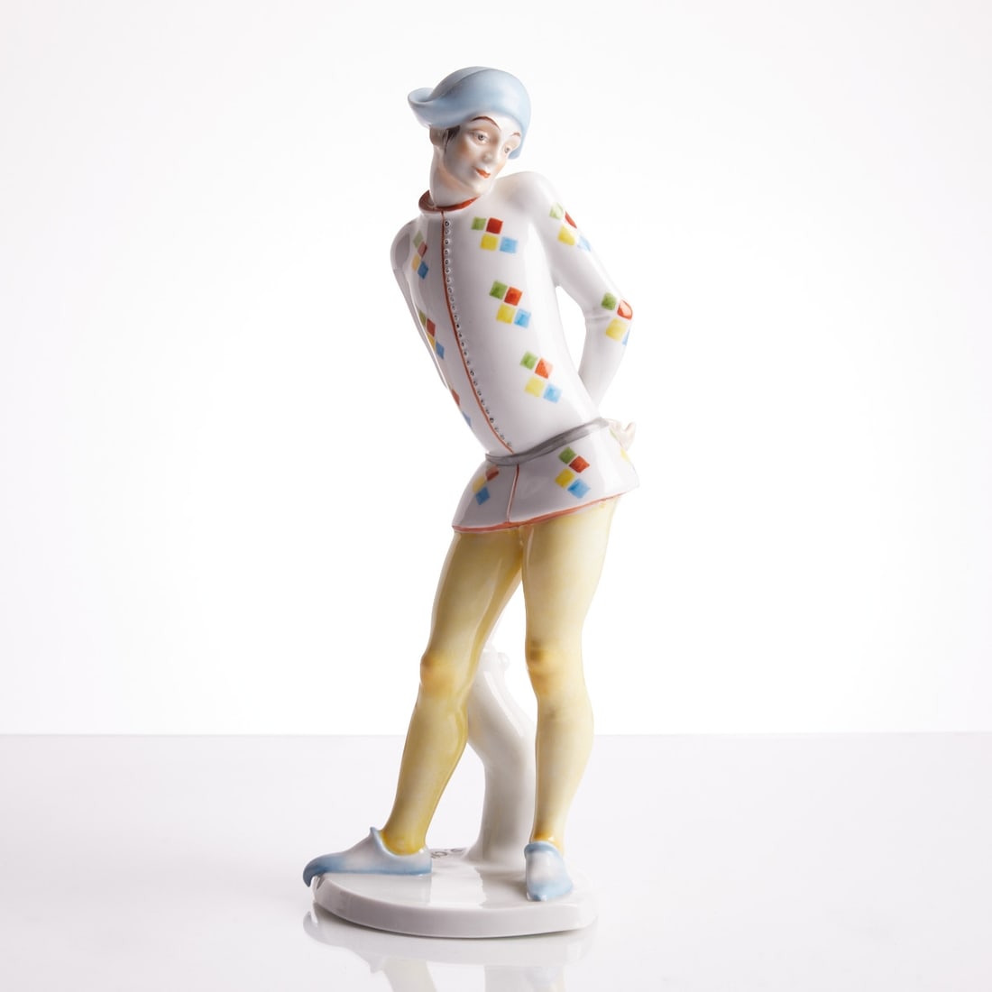 Pierrot - Dorothea Charol, Aelteste Volkstedter Porzellanfabrik, Volkstedt 1945-1993: Pierrot - Dorothea Charol Aelteste Volkstedter Porzellanfabrik, Volkstedt 1945-1993. Porcelain, white, glazed. Polychrome painted. Underglaze blue mark: Under crown mirror monogram FG above 1762. 2 gr