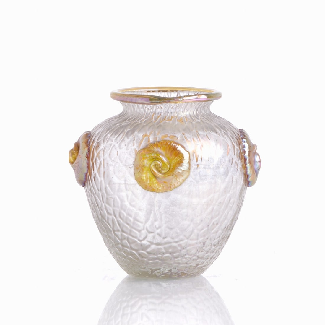 Small vase - Nautilus. Johann Loetz Wwe., Klostermühle around 1903.: Small vase - Nautilus Johann Loetz Wwe., Klostermühle around 1903. Colorless glass with a honeycomb-like structure. Honey-colored snail-like overlays. Honey-colored, fused rim. Iridescent surface. Gr