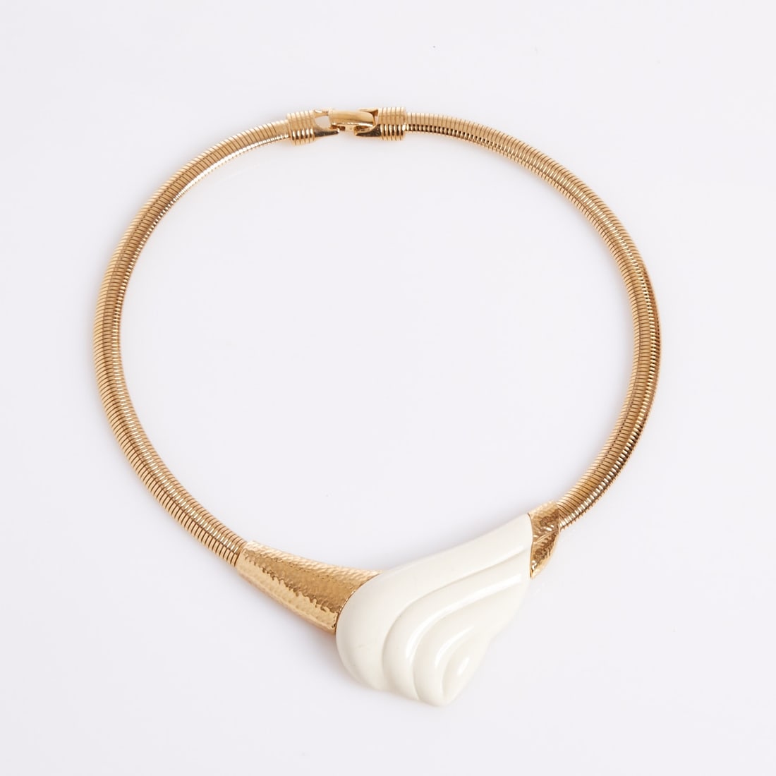 TRIFARI Alfred Philippe - Vintage Statement Necklace with Cream-colored Lucite: TRIFARI Alfred Philippe - Vintage Statement Necklace with Cream-colored Lucite Crown Trifari, New York, circa 1950. Metal, gold-colored with cream-colored Lucite. Weight: 50 g. Necklace D. max: approx