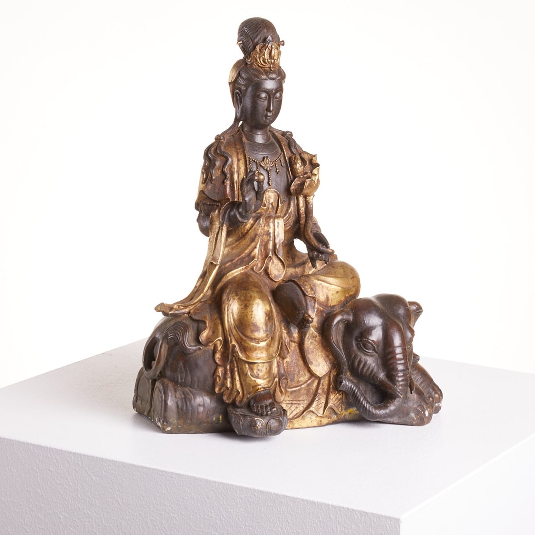 Bronze Guanyin figure with elephant (Samantabhadra / Puxian Pusa) (1 of 3)