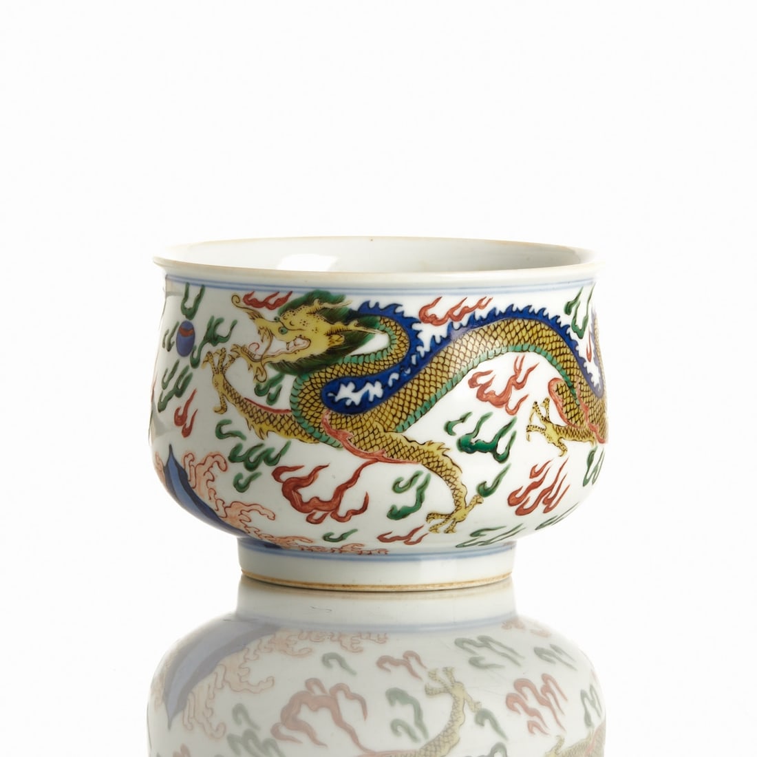 Incense burner with "Wucai" decor and dragon pair motif (1 of 2)