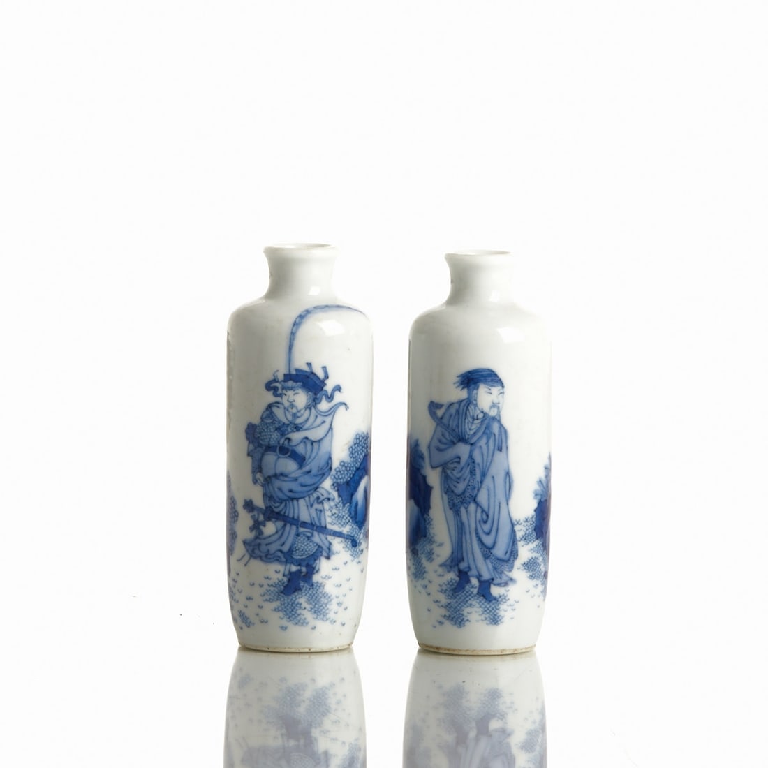 Pair of Cylindrical Snuff Bottles (1 of 2)