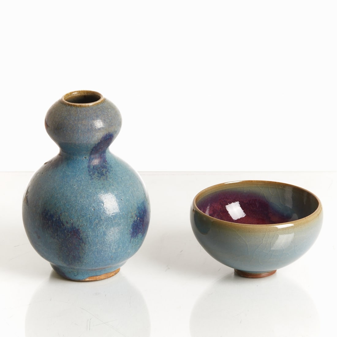 Small Hulu vase and small bowl in Jun ware style (Jun yao) (1 of 2)