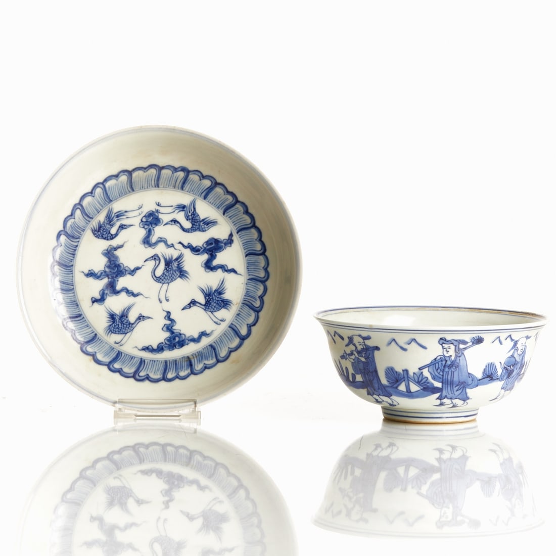 Blue and white plate and bowl with Ming mark (1 of 3)