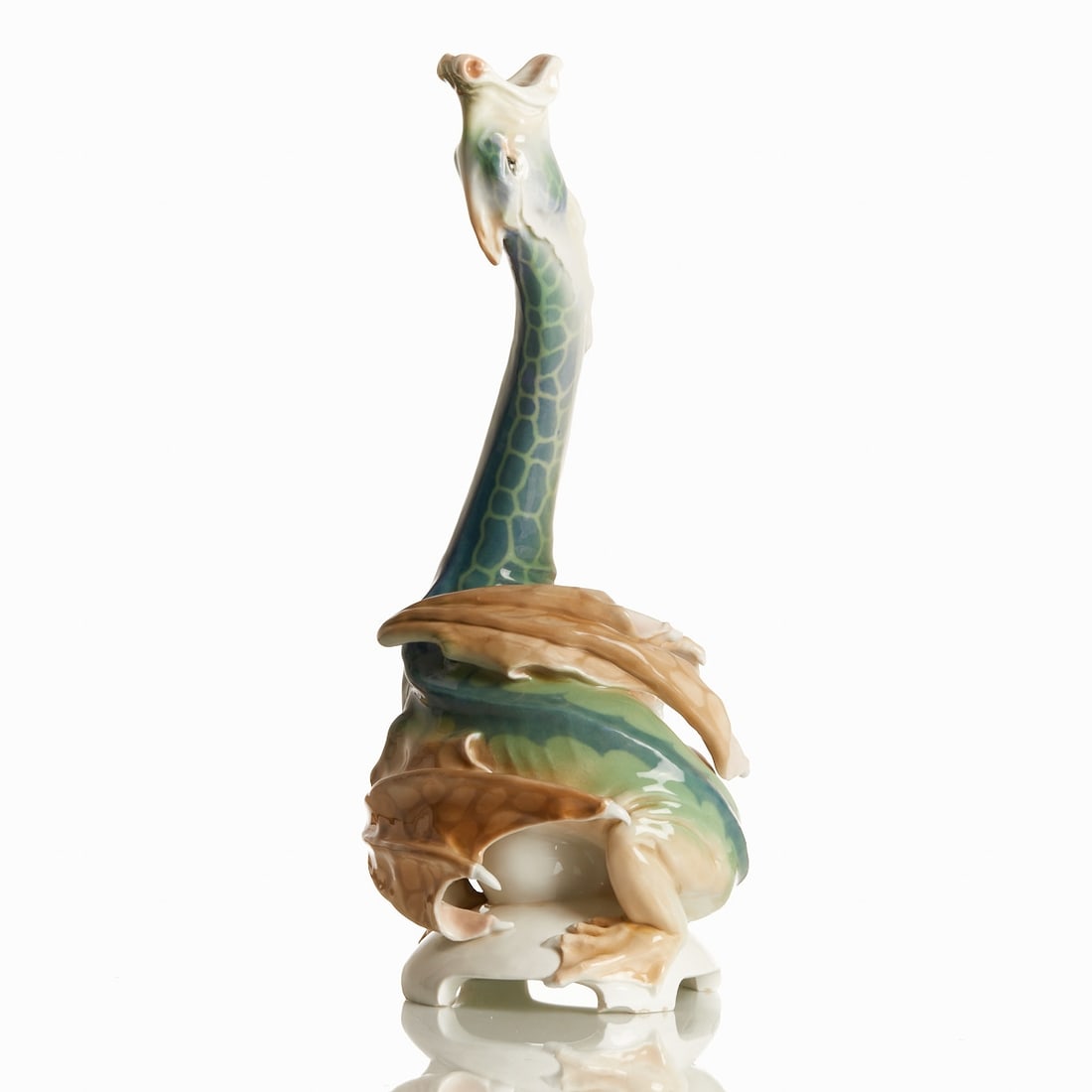Dragon as Lamp Base - Konrad Hentschel, Meissen, 1904-1924: Dragon as a lamp base. Design by Konrad Hentschel for the Royal and State Porcelain Manufactory, Meissen 1904-1924. White, glazed porcelain. Polychrome pastel painting underglaze. Blue crossed swords