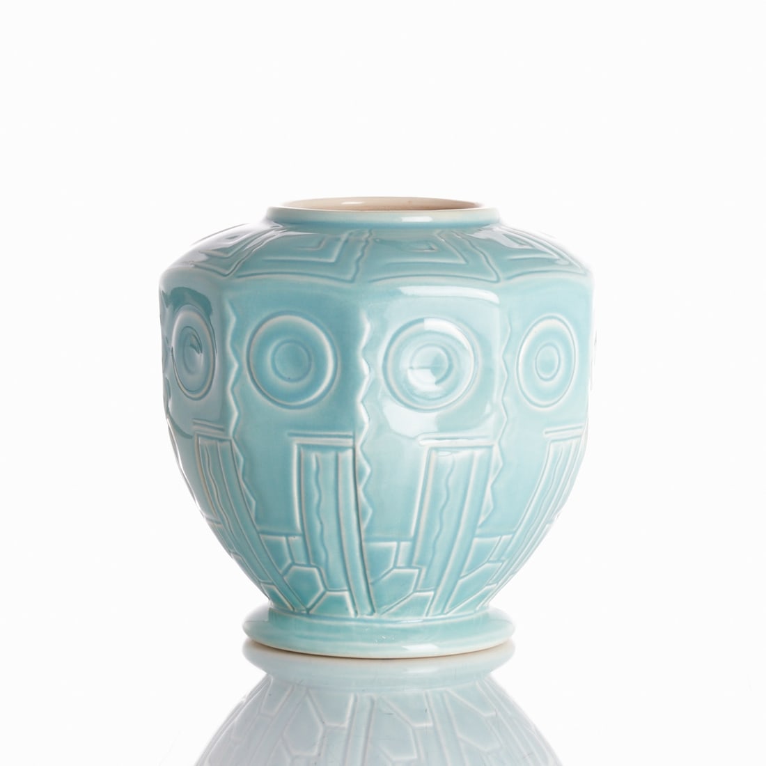Art Deco Vase, Villeroy & Boch, Mettlach circa 1920/30: Art Deco Vase Villeroy & Boch, Mettlach circa 1920/30. Earthenware, light shard. Turquoise glazed. Under the glaze, green Mercury mark: VILLEROY & BOCH METTLACH Made in Saar-Basin. 1st choice.